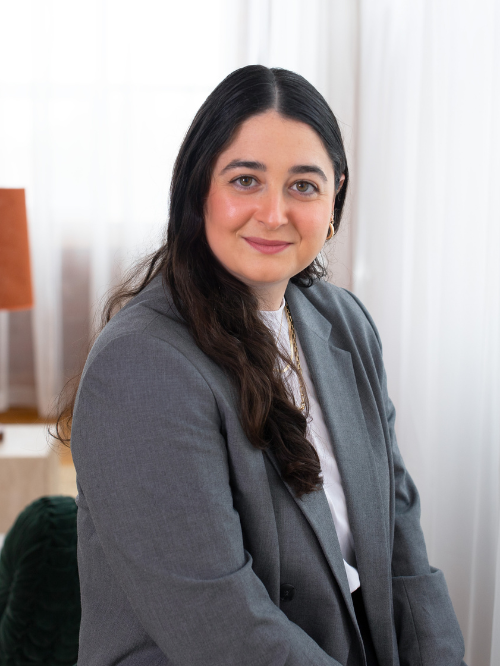 Portrait of a Vaughan-based counsellor offering psychotherapy for PTSD, stress, and emotional healing through integrative mind-body approaches.