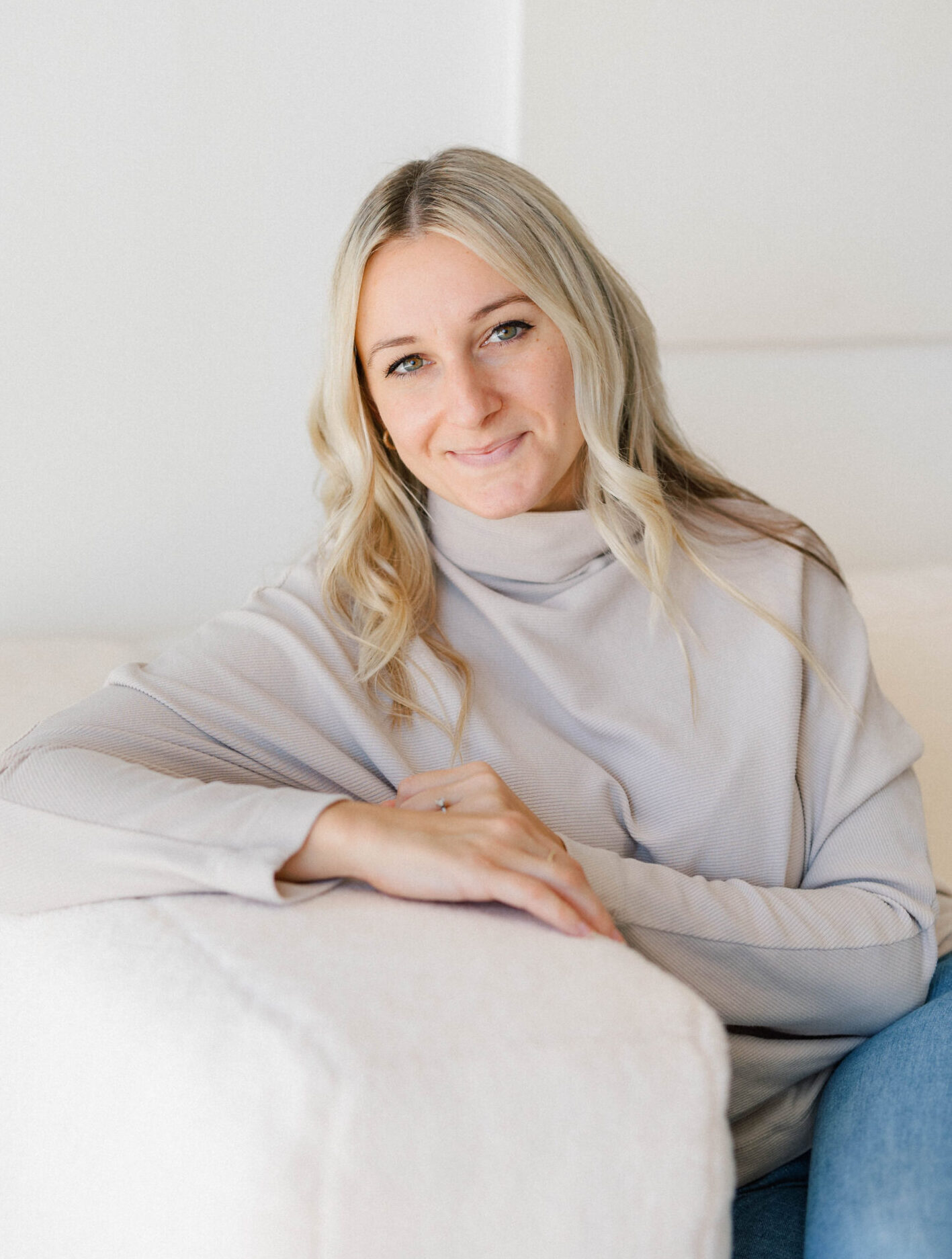 Headshot of a Richmond Hill-based psychotherapist offering trauma-informed counselling, anxiety support, and compassionate mental health care
