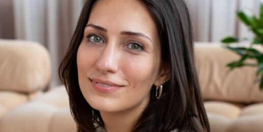 Image of a client and therapist engaged in somatic psychotherapy