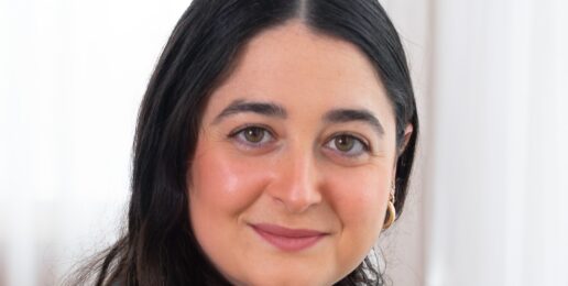 Image of a client and therapist engaged in somatic psychotherapy