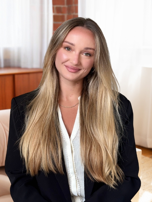 Image of Elze Orr Best IFS Somatic Psychotherapist in Leslieville Toronto